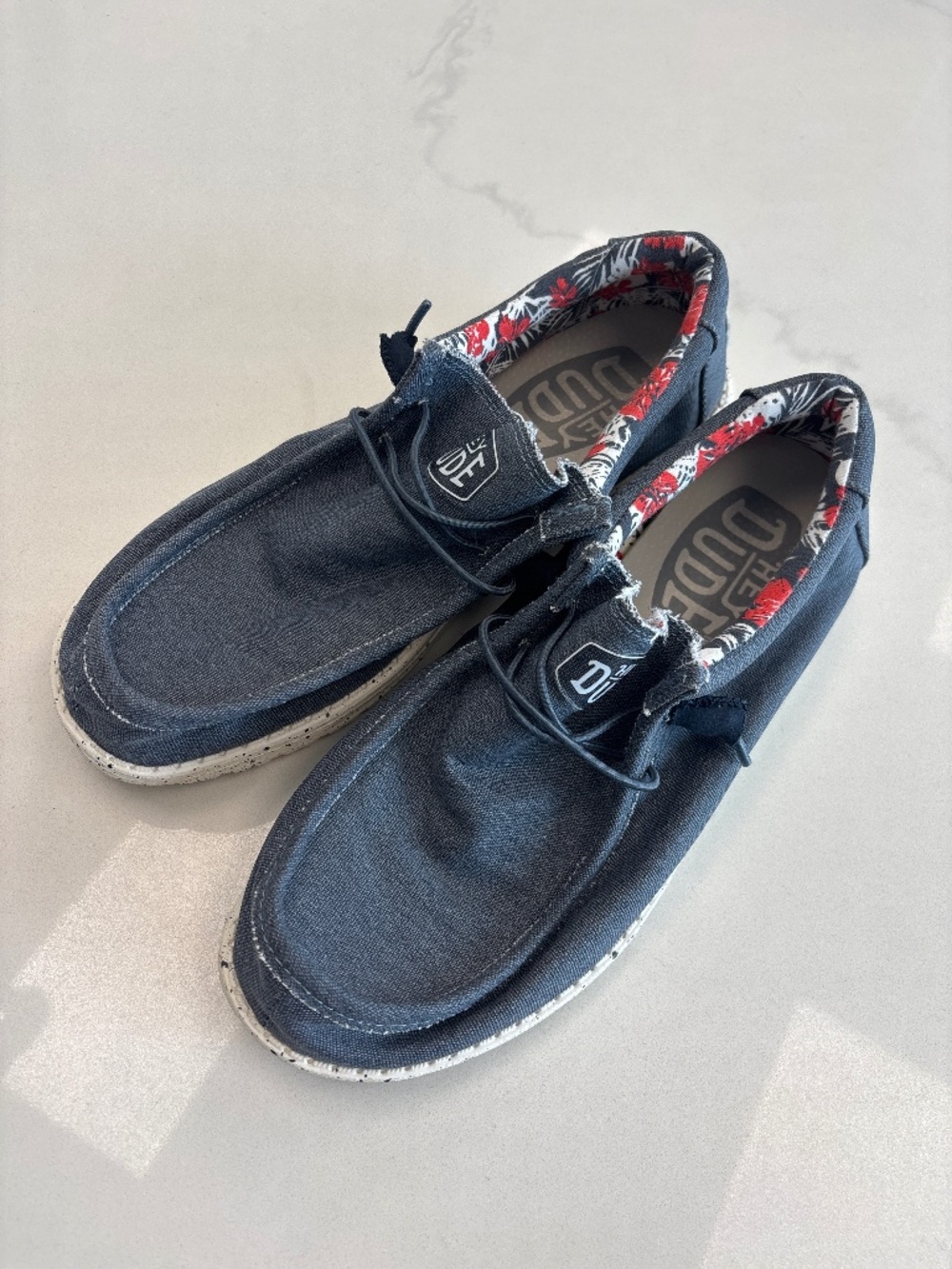 Hey dude wallly stretch shoes